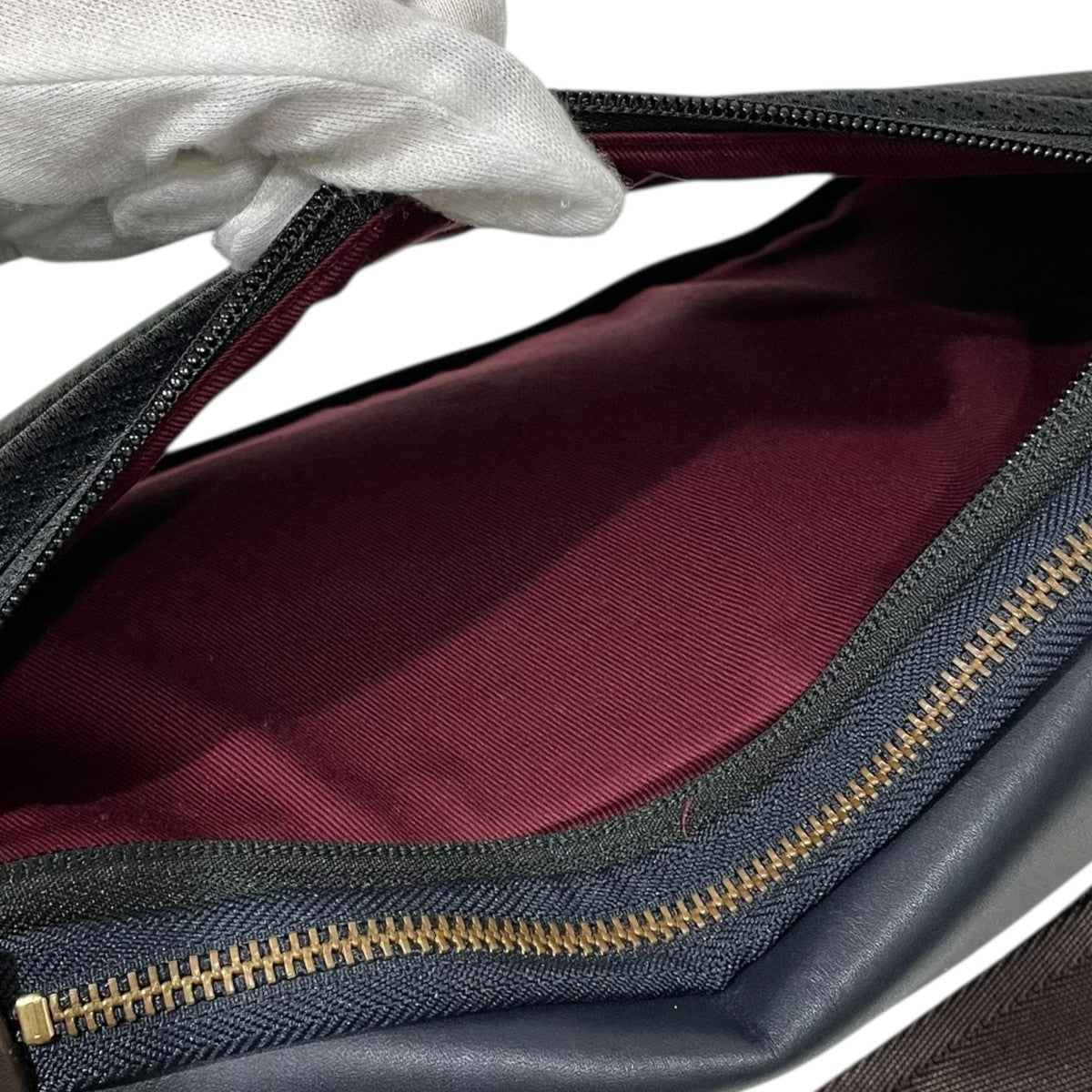 レザーボディバッグ gloss スリングバッグ 01642-v3