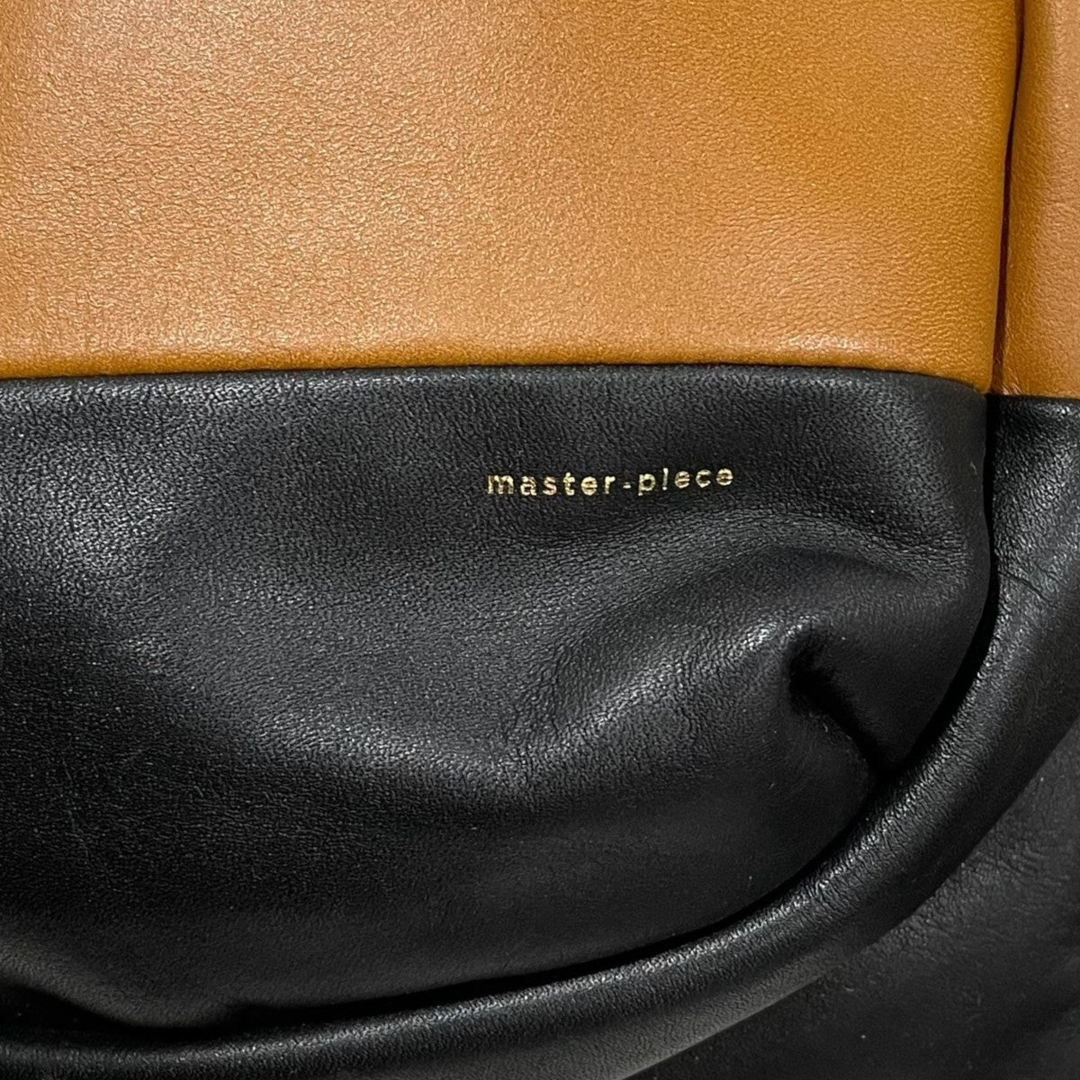 レザーボディバッグ gloss スリングバッグ 01642-v3