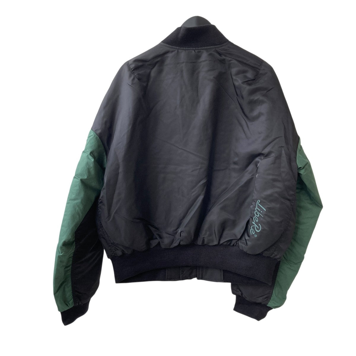 MA-1ジャケット