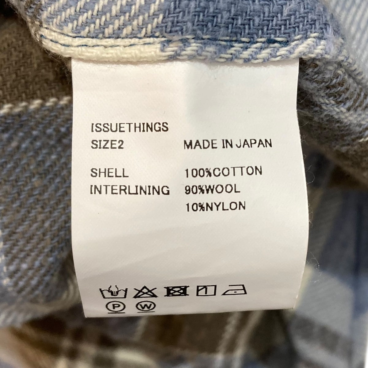 チェックシャツ