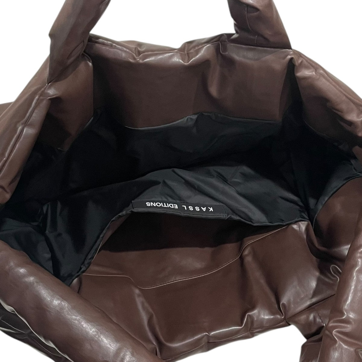 中綿2WAYトートバッグ ショルダーバッグ PILLOW LARGE OIL ピロー ラージ オイル B03100076