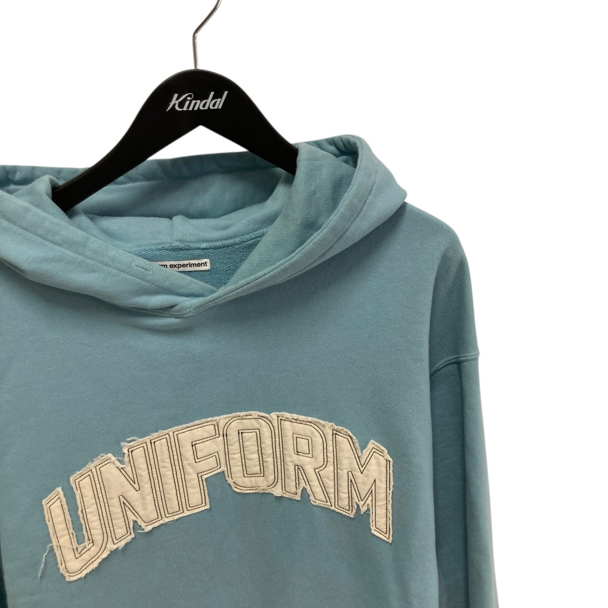 uniform experiment 25AWCUT-OUT LOGO SWEAT HOODIEパーカーUE-252017 古着・中古-3枚目のアイテム画像