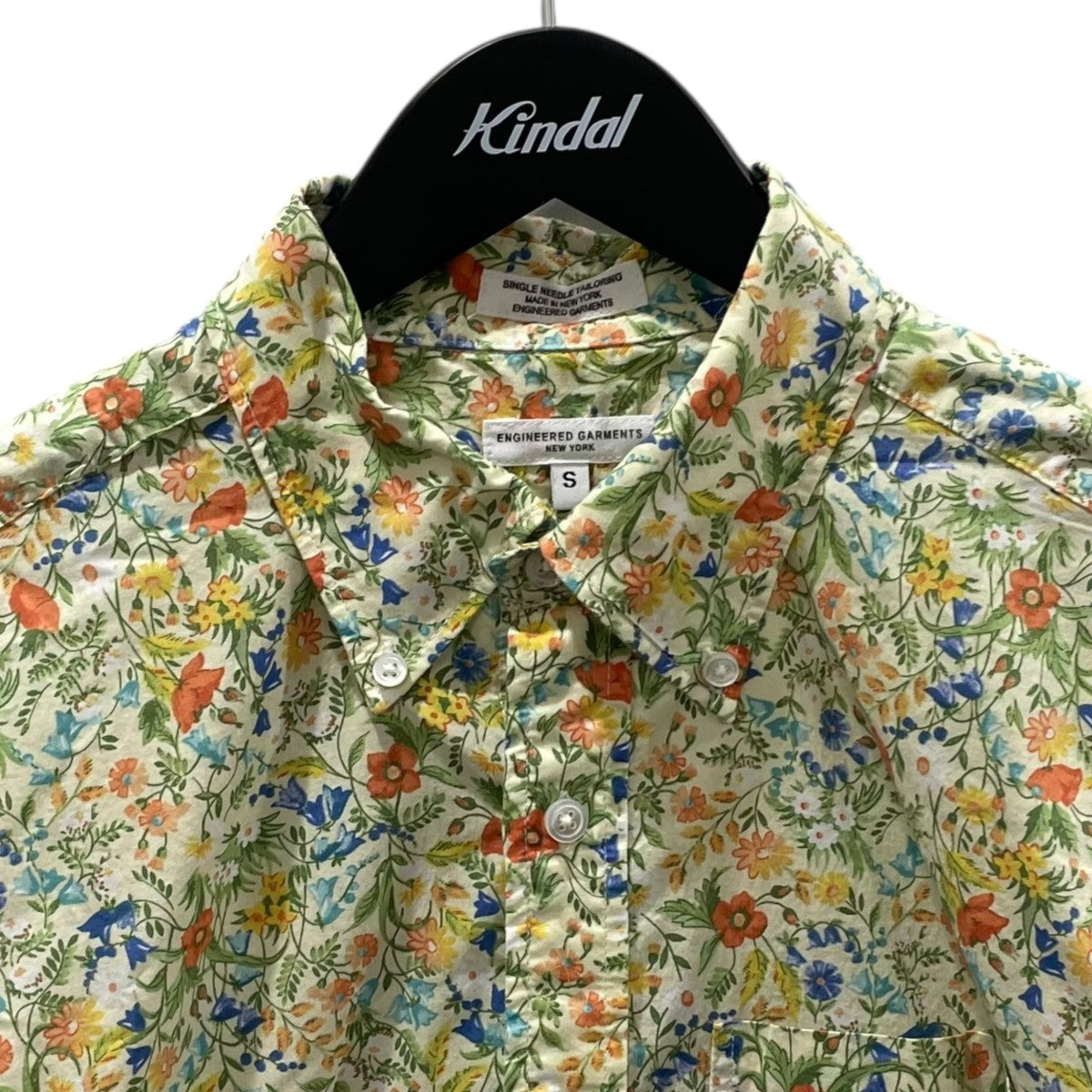 花柄ボタンダウンシャツ