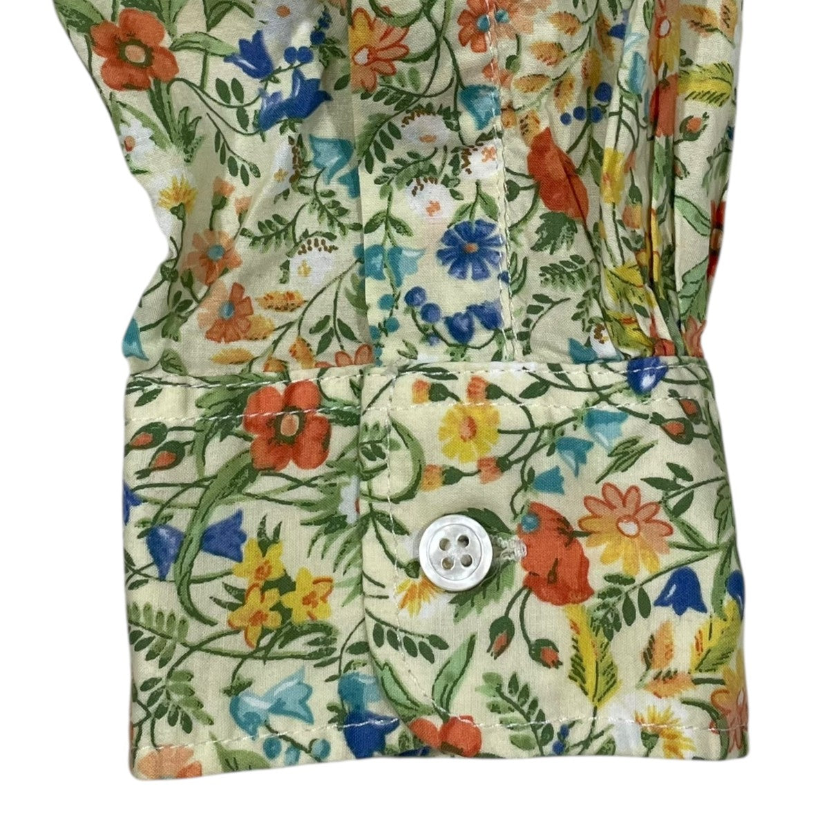 花柄ボタンダウンシャツ