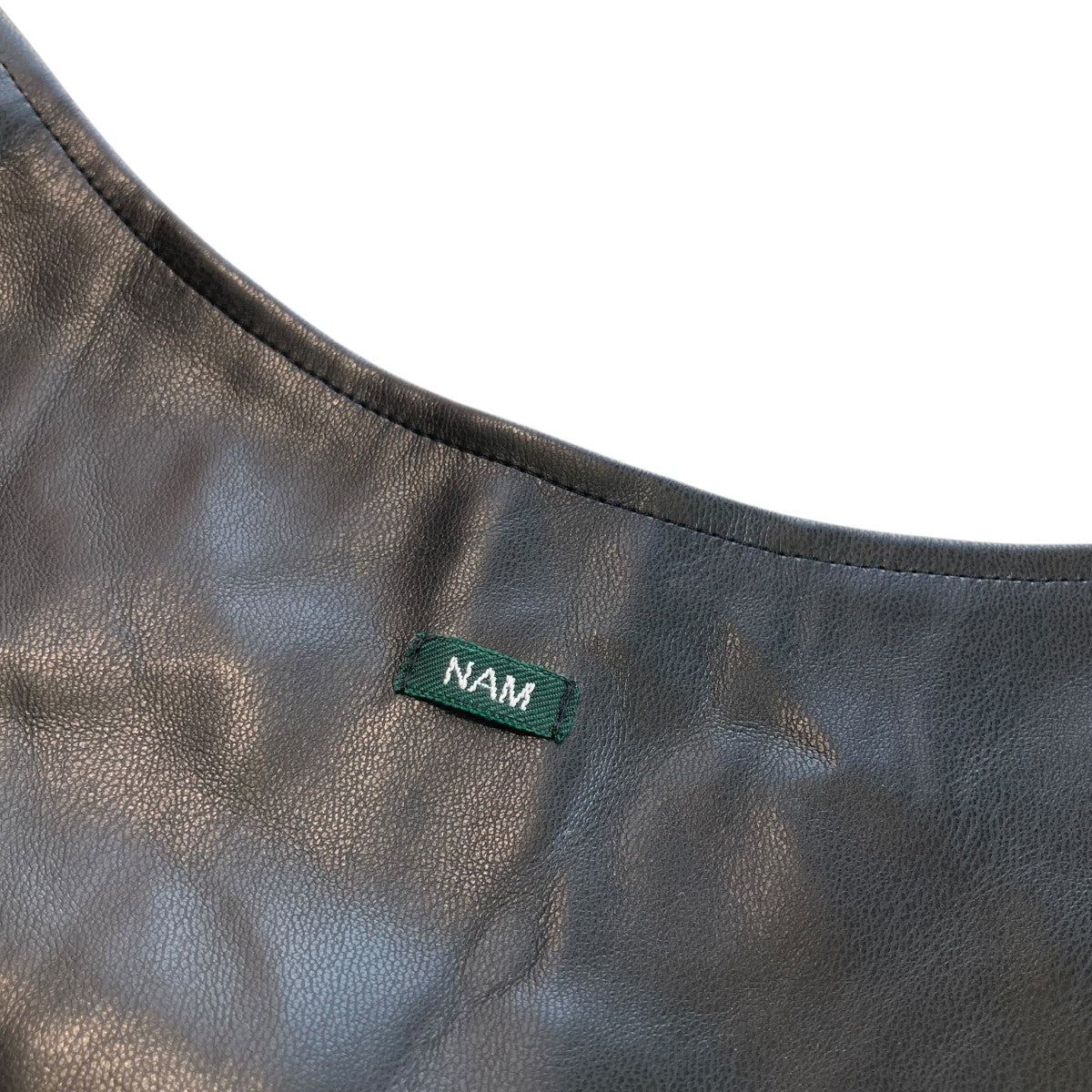HEAD APRON FAUX LEATHERヘッドウェア