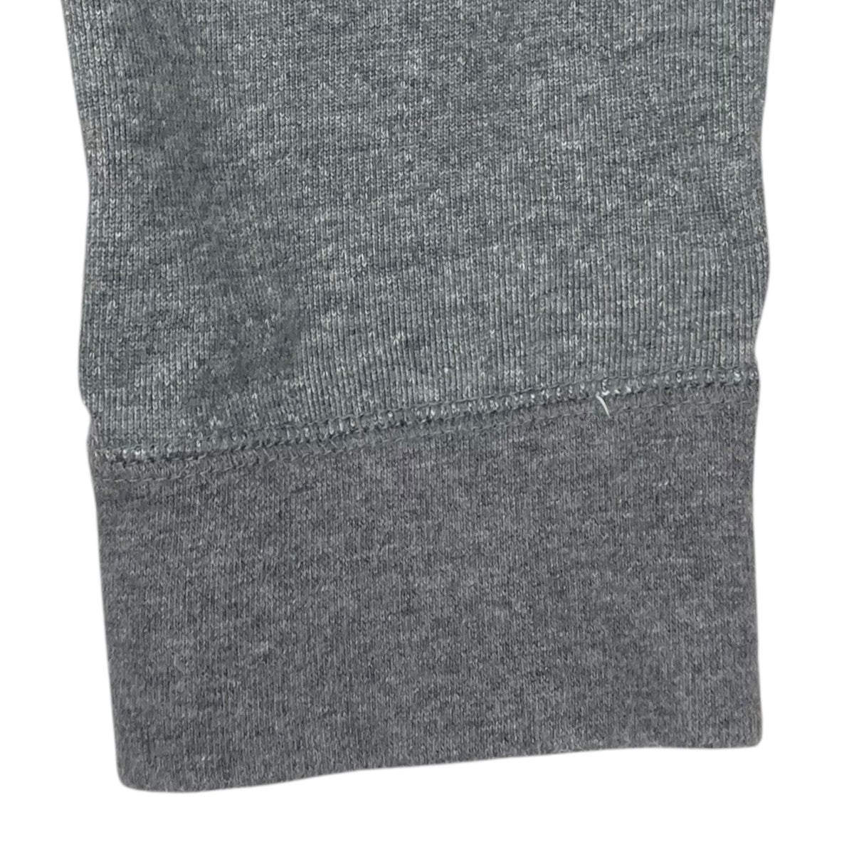 ジップアップパーカー