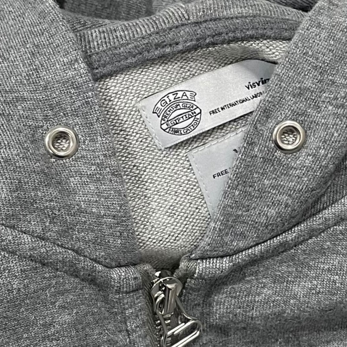 ジップアップパーカー