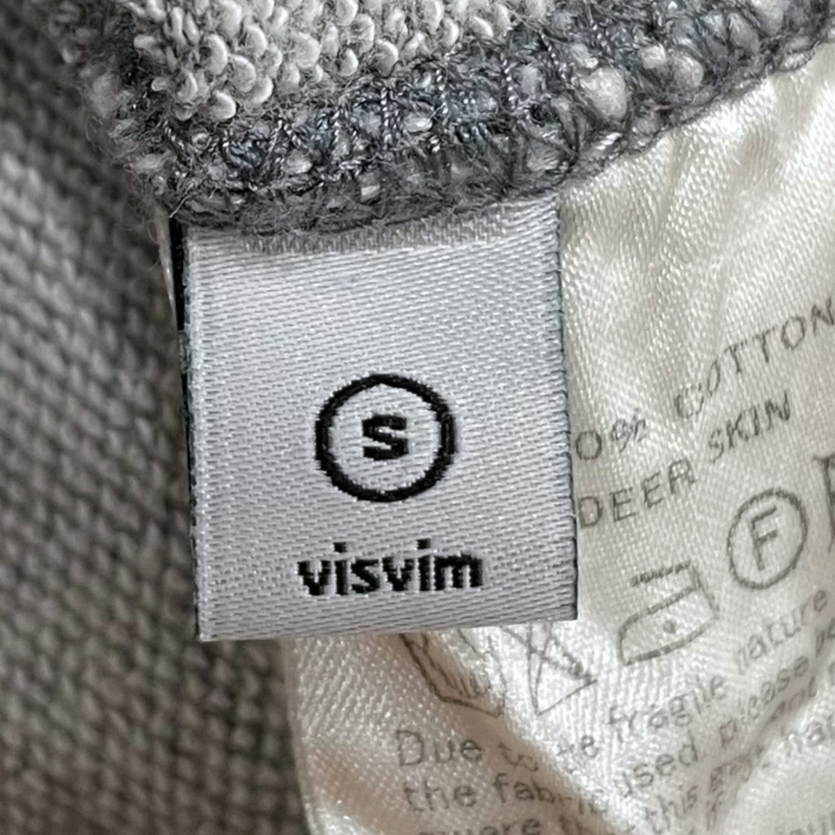 ジップアップパーカー