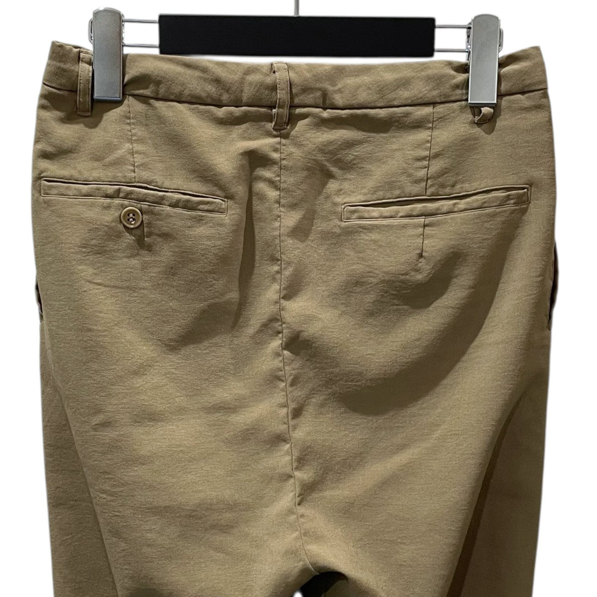 タックパンツ