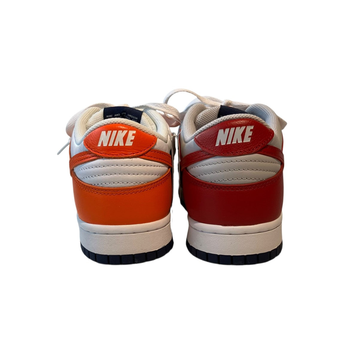 Dunk Low CO．JP What The／Midnight Navy and Varsity RedローカットスニーカーIB2051-400