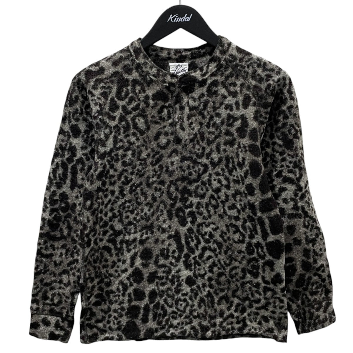 レオパード柄ヘンリーネックカットソー Henley Neck Top - Leopard Knit Jq． ンリーネック トップ - レオパード ニット ジャカード
