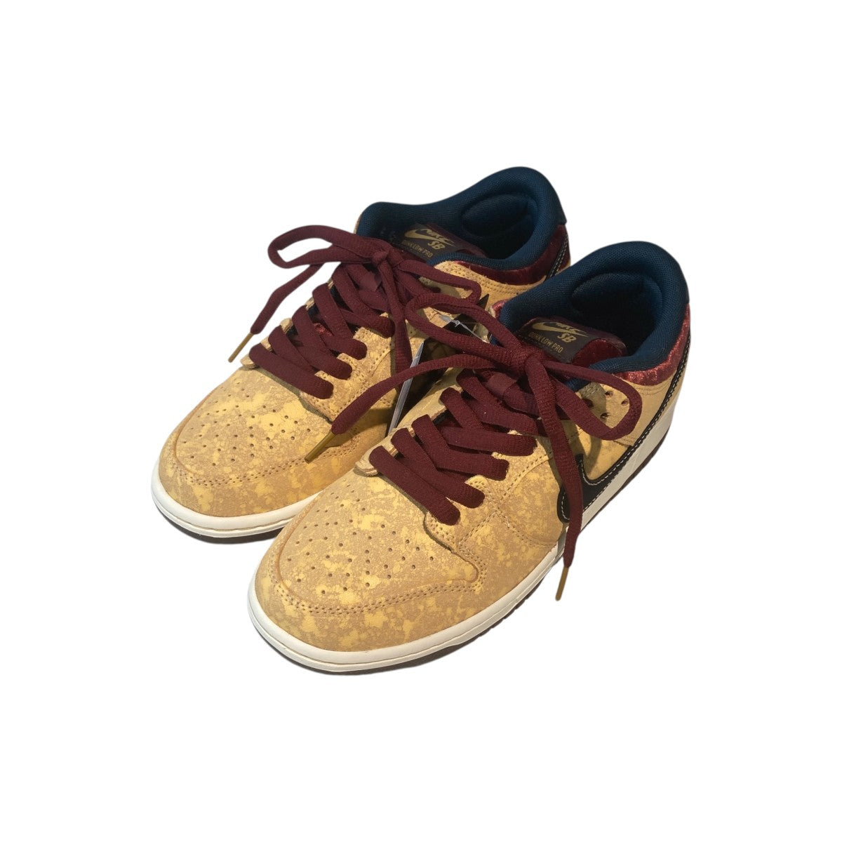 SB Dunk Low Pro City of Cinema／Celestial Gold and Dark Team RedローカットスニーカーFZ1278-200