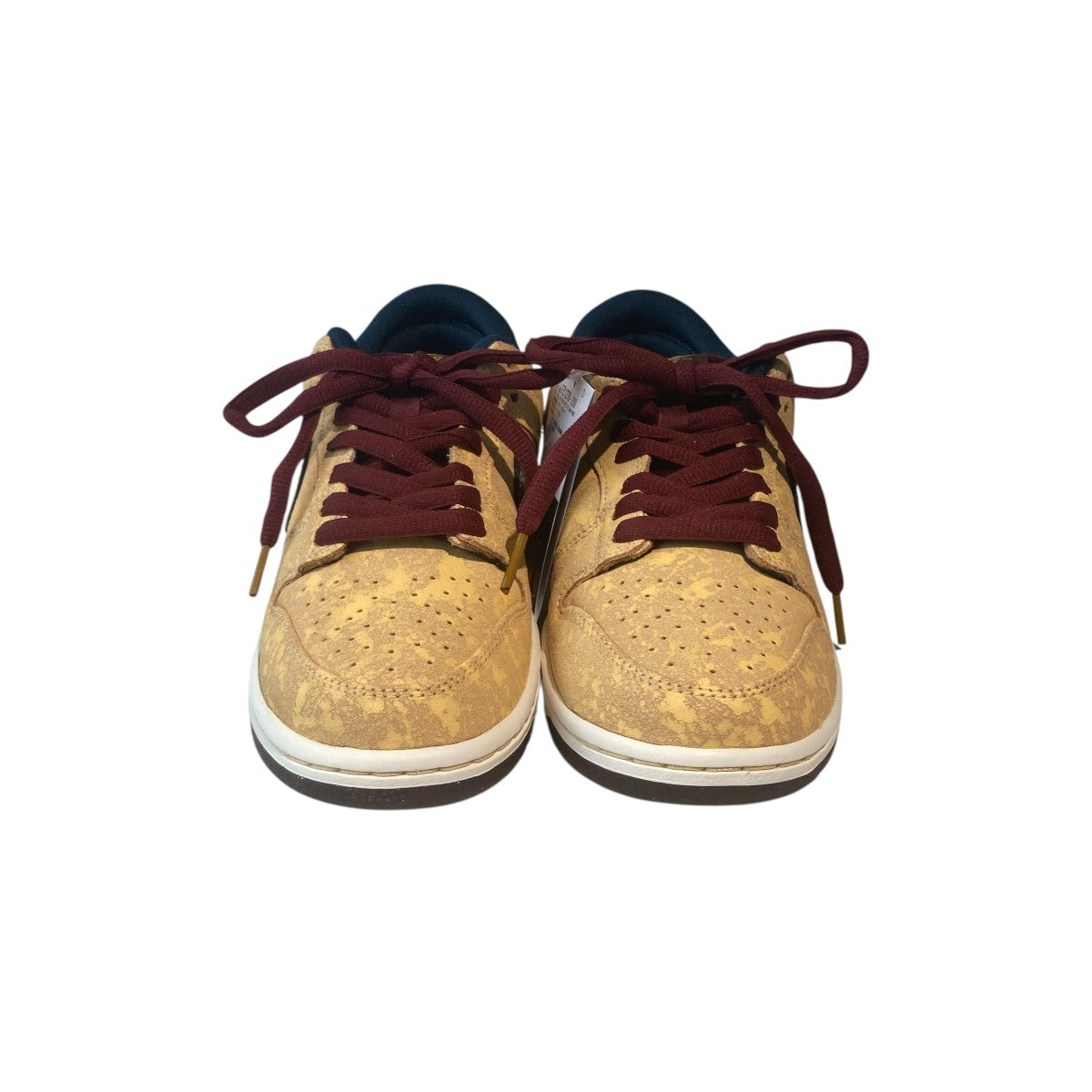 SB Dunk Low Pro City of Cinema／Celestial Gold and Dark Team RedローカットスニーカーFZ1278-200