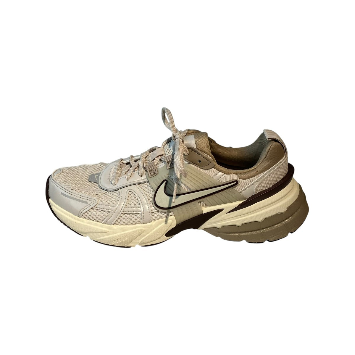 NIKE V2K Run Light All Wood Brown／Khaki／Earth／Light BoneスニーカーFD0736-103 古着・中古-2枚目のアイテム画像
