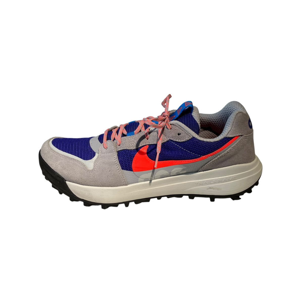 NIKE ACG Lowcate Wolf Grey／Bright CrimsonローカットスニーカーDM8019-001 古着・中古-2枚目のアイテム画像