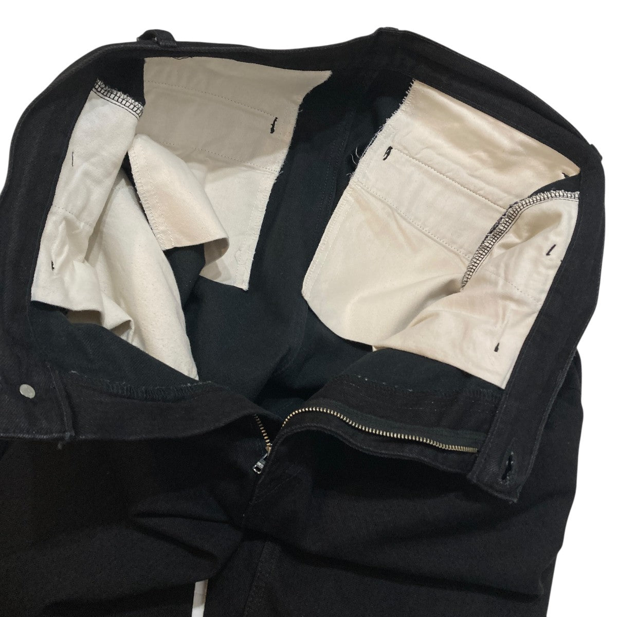 Selvage Denim Two Tuck Tapered PantsブラックデニムパンツGU251-40187RB