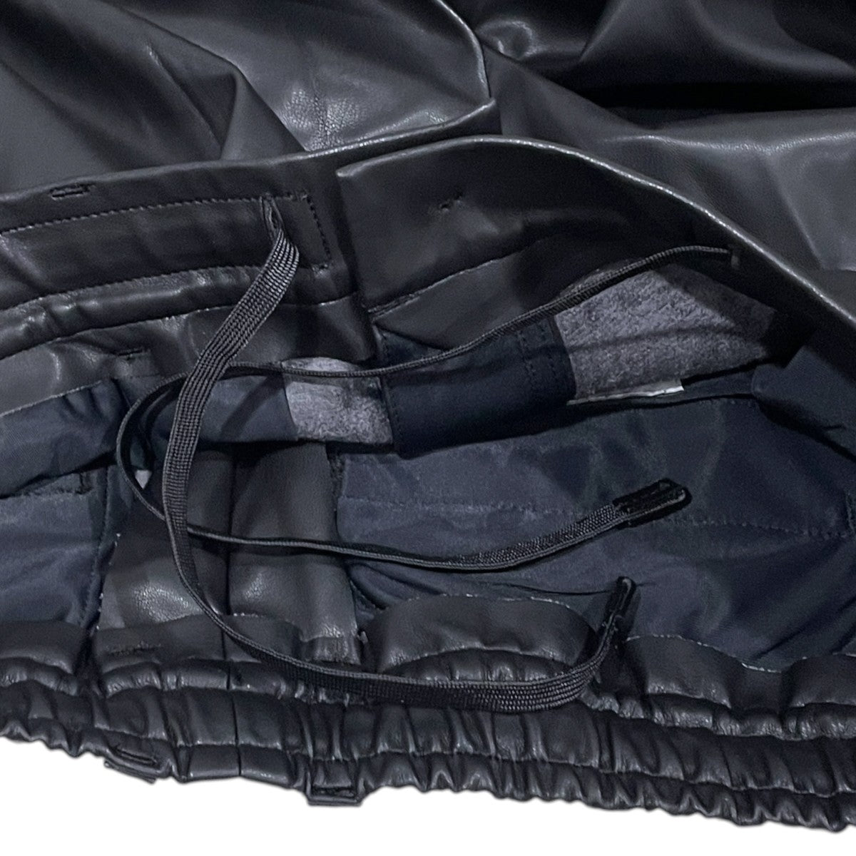 フェイクレザーパンツ FAKE LEATHER PANTS 2256-PT20-001