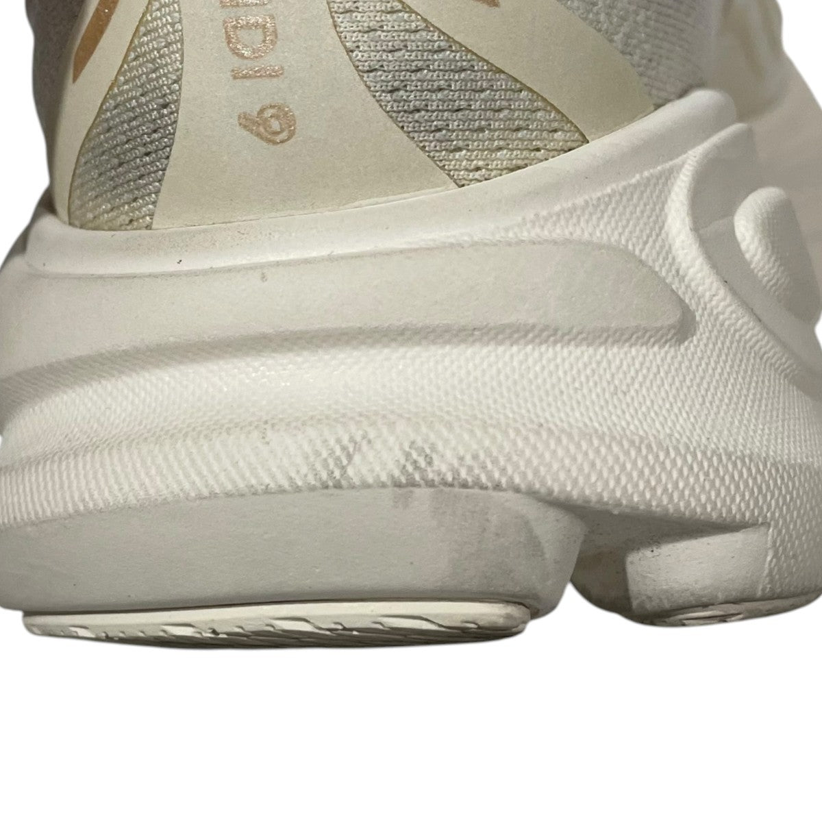 スニーカー BONDI 9 ボンダイ 9 1162012