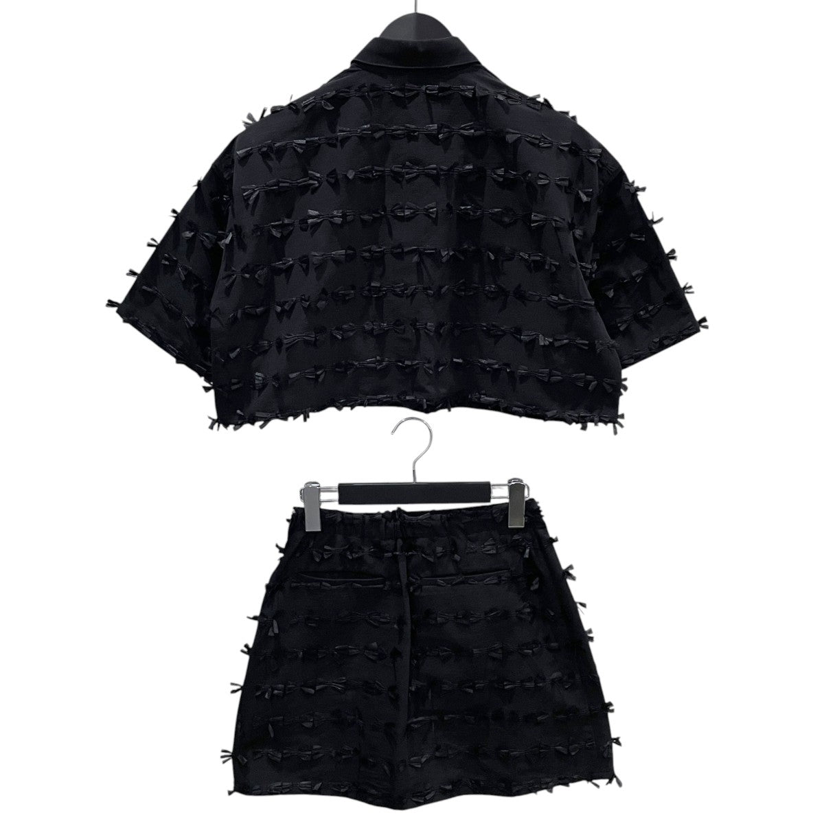 24SS セットアップ CHARMING RIBBON LIKE SHORT SHIRT／ MINI SKIRT 02410480380／02410980400