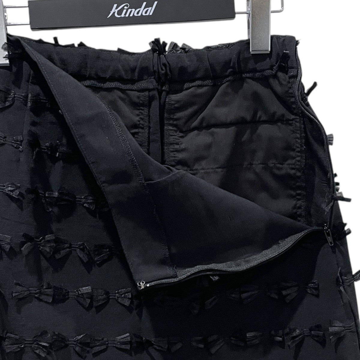 24SS セットアップ CHARMING RIBBON LIKE SHORT SHIRT／ MINI SKIRT 02410480380／02410980400