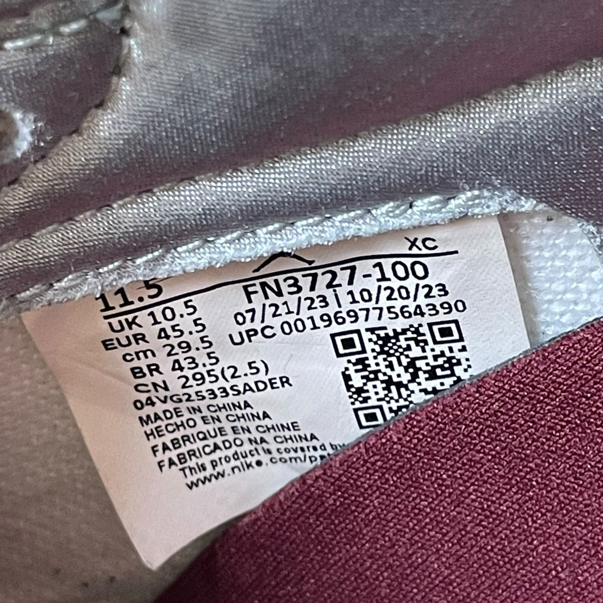 Air Jordan 1 Retro Low OG CNYスニーカーFN3727-100