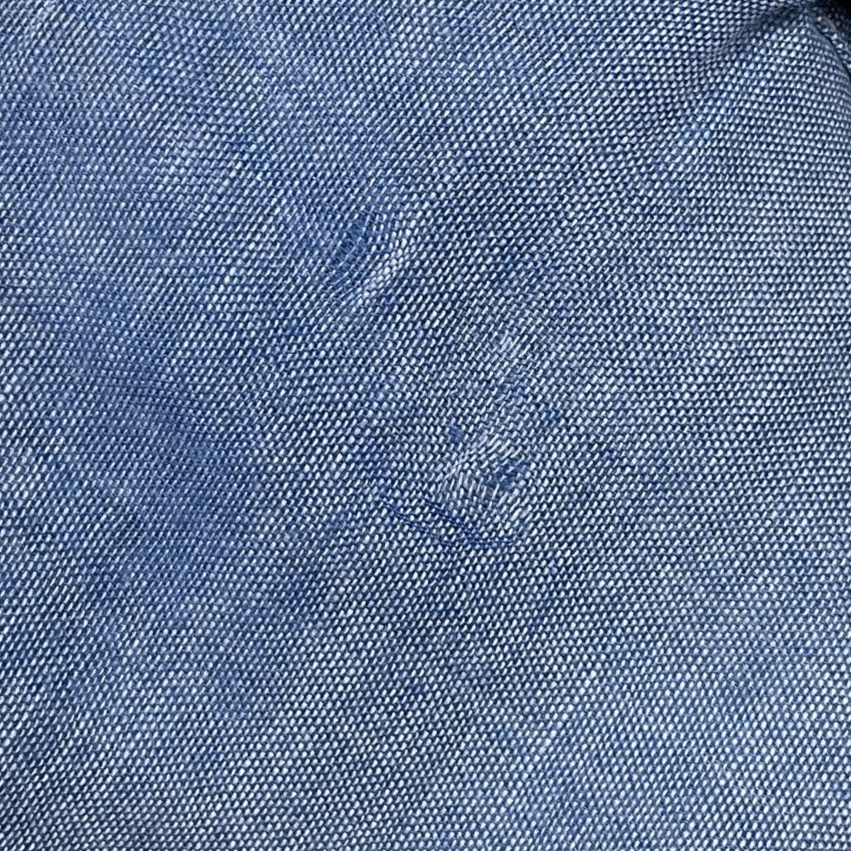 刺繍シャンブレーシャツ