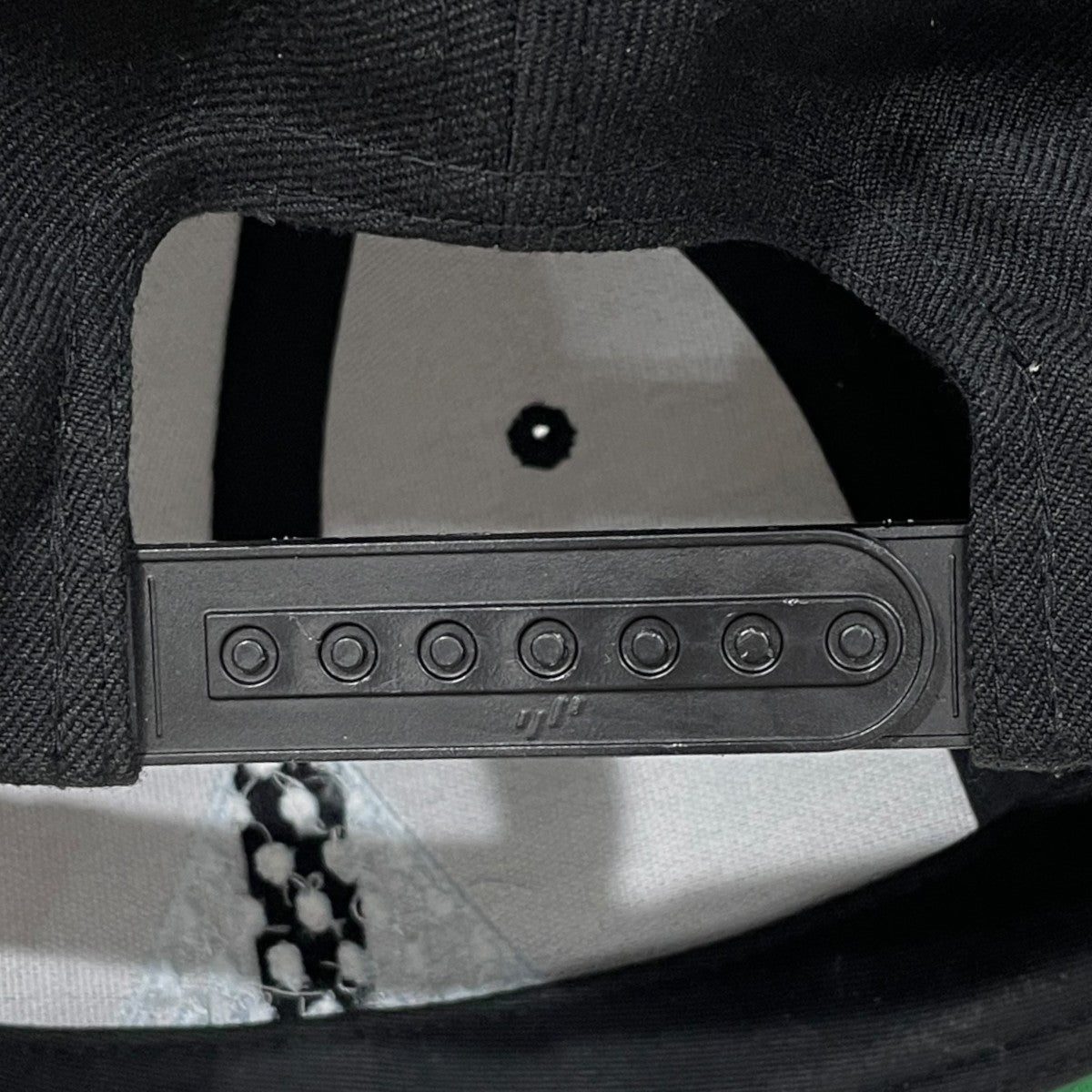 スナップバックキャップ SNAP BACK CAP