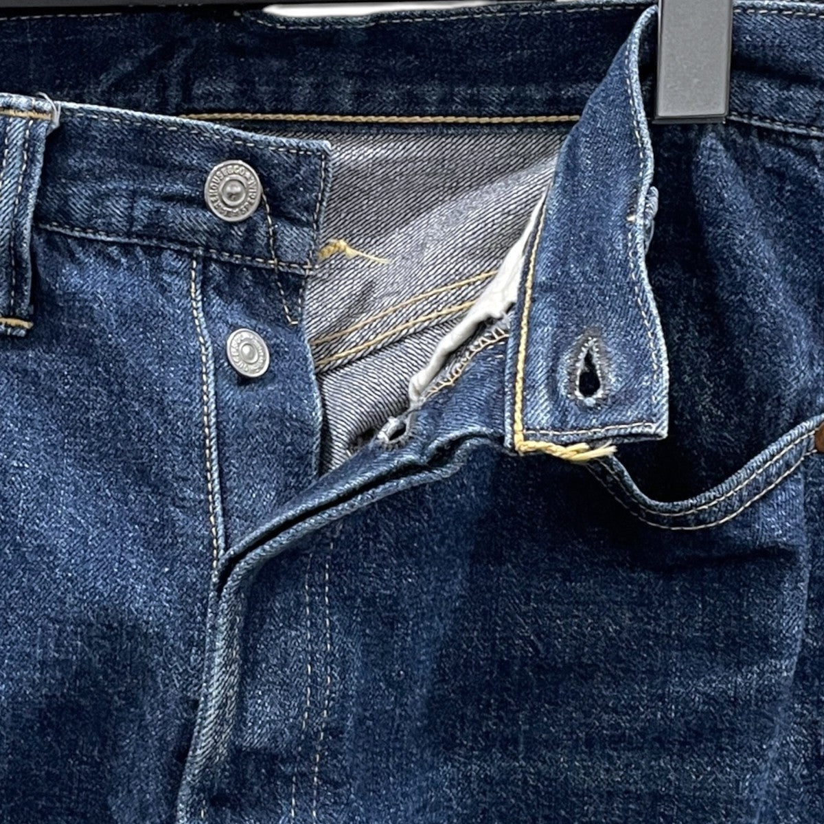 デニムパンツ