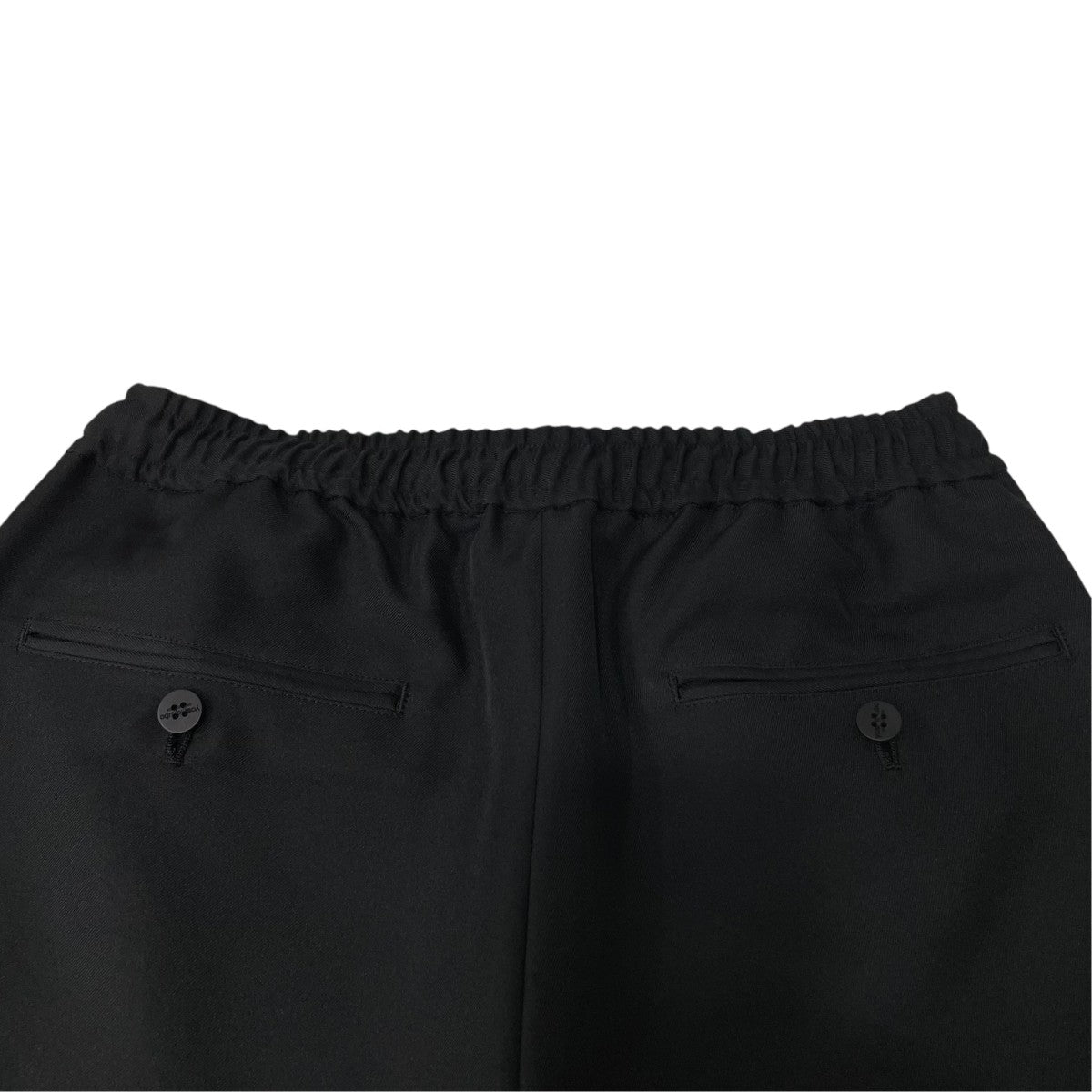 タックパンツ
