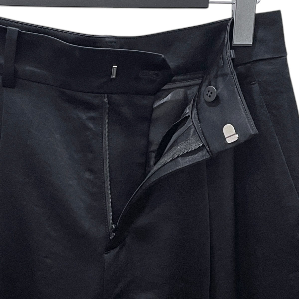 26AW タックサテンパンツ Minimal Satin パンツ 26030500822030