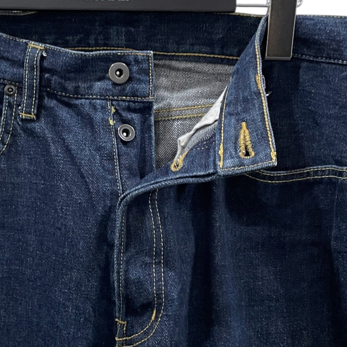 デニムパンツ