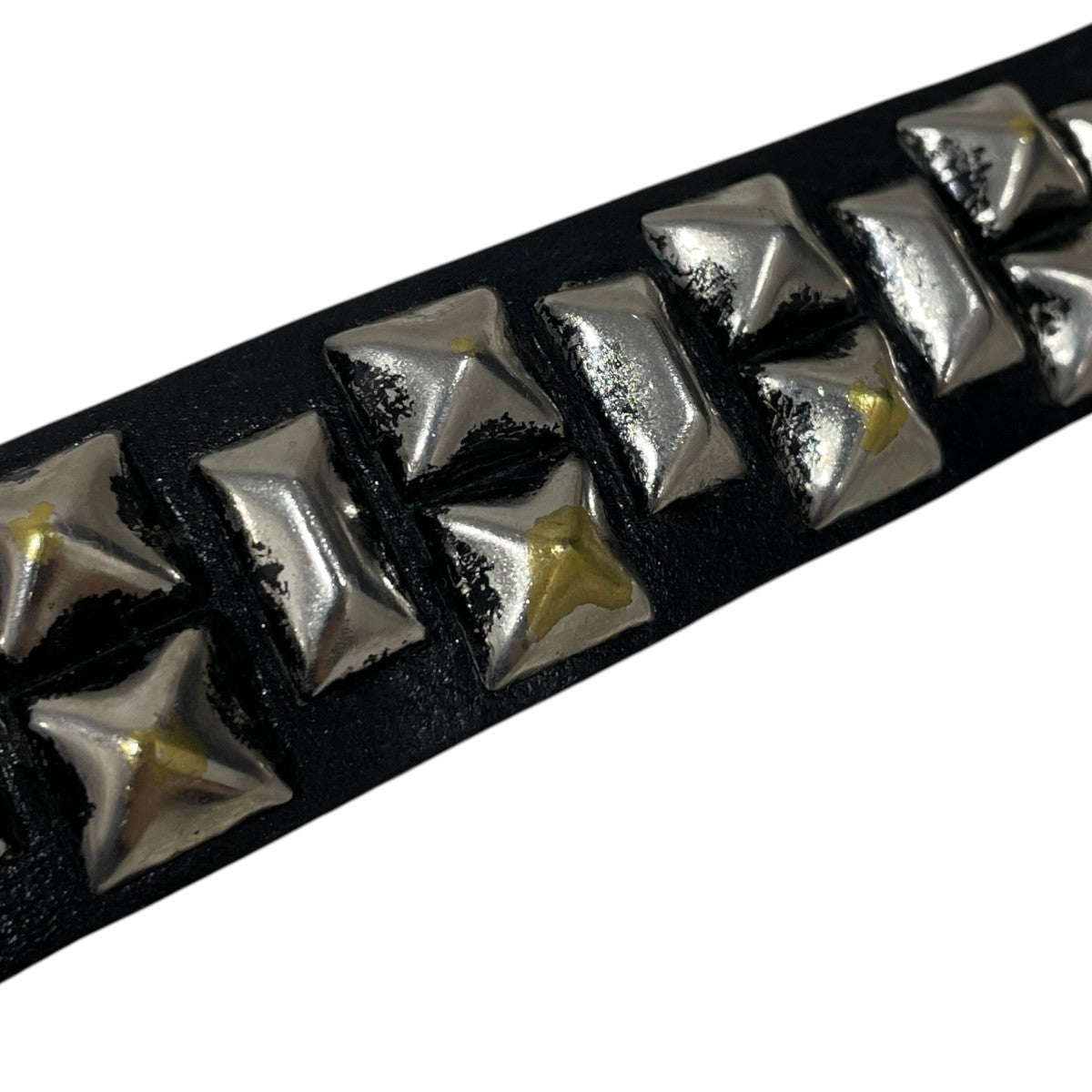 2連ピラミッドスタッズレザーベルト 2-ROW PYRAMID STUD BELT
