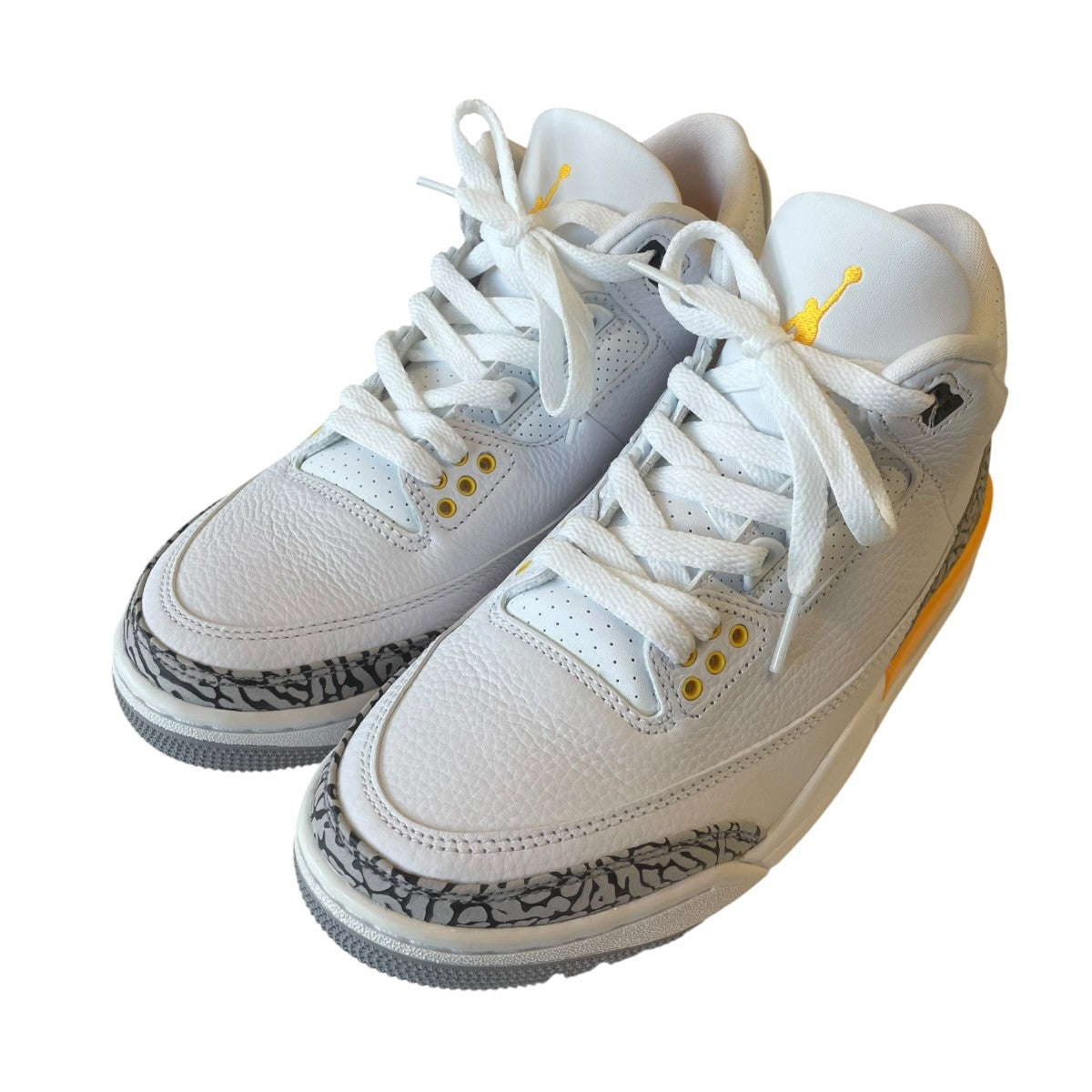 WMNS Air Jordan 3 Retro Laser OrangeハイカットスニーカーCK9246-108