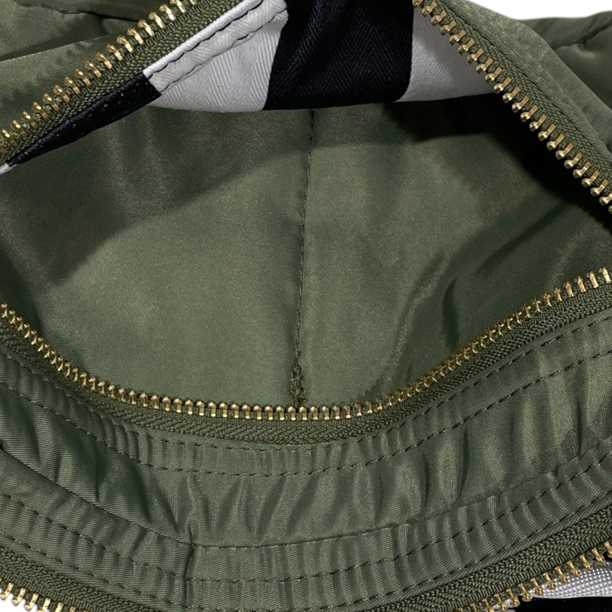 ポーチ Pouch