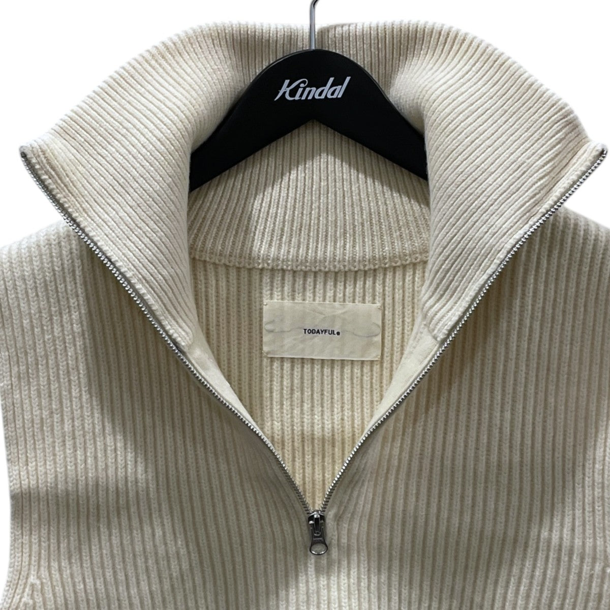 TODAYFUL(トゥデイフル) 23AW ハーフジップニットベスト Halfzip Knit
