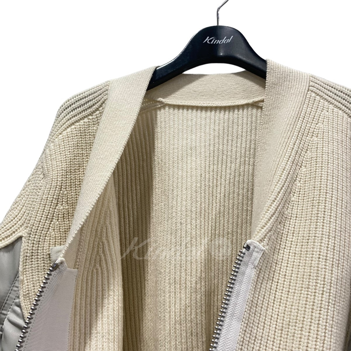 sacai(サカイ) ｢CONTRAST-PANELLED CARDIGAN｣ニットドッキングボンバーブルゾン SCW-064 ホワイト サイズ  3｜【公式】カインドオルオンライン ブランド古着・中古通販【kindal】