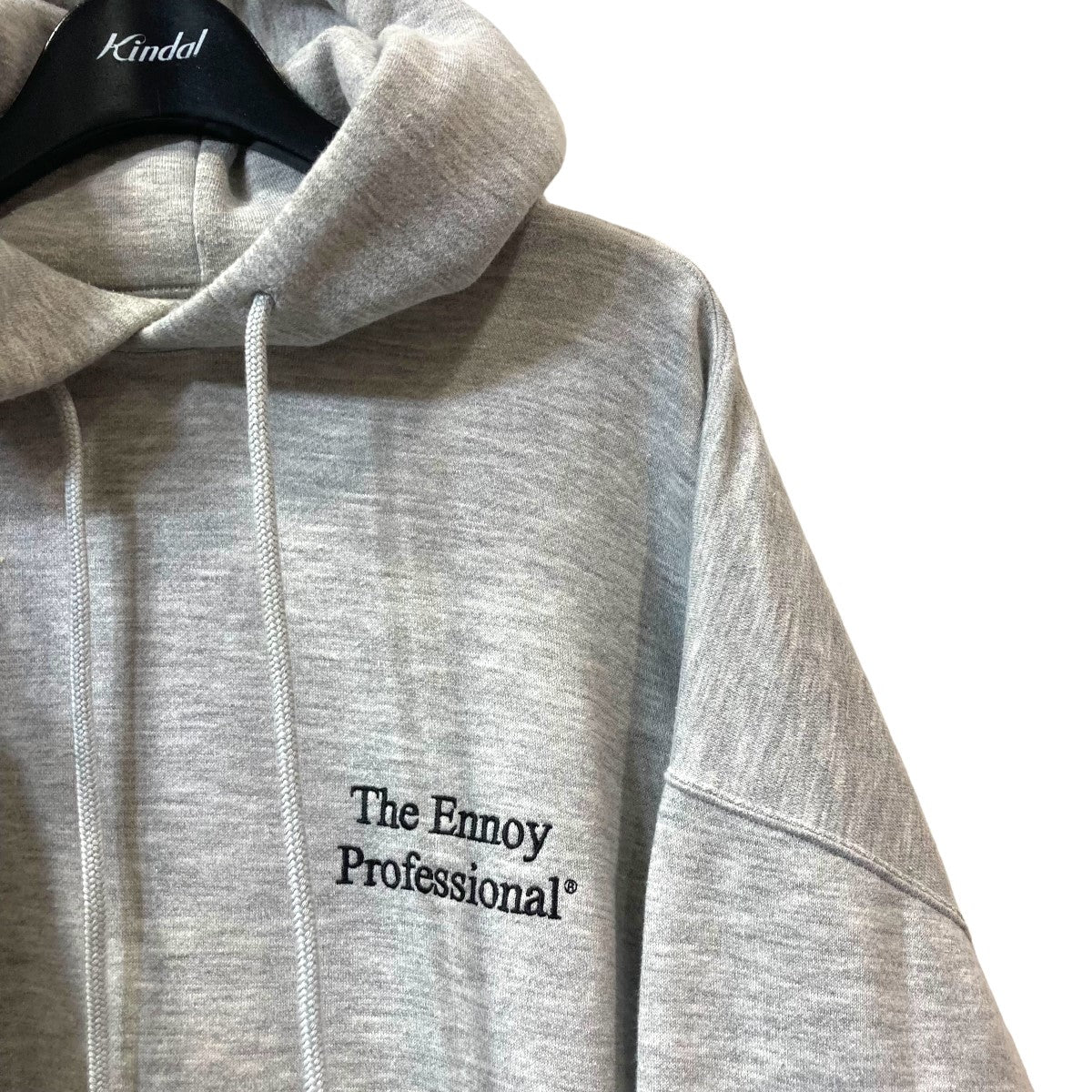 The ennoy professional(エンノイプロフェッショナル) 刺繍ロゴ 