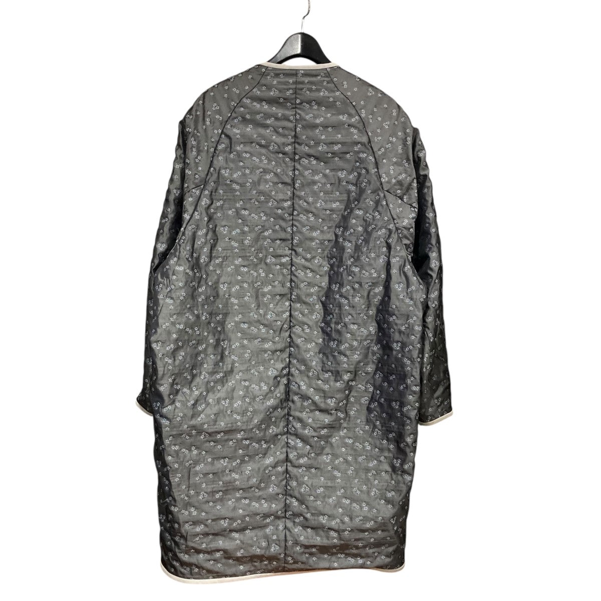 mame kurogouchi(マメクロゴウチ) Osmanthus Motif Jacquard Coat中綿コートMM21FW-C0507  MM21FW-C0507 グレー サイズ 1｜【公式】カインドオルオンライン ブランド古着・中古通販【kindal】