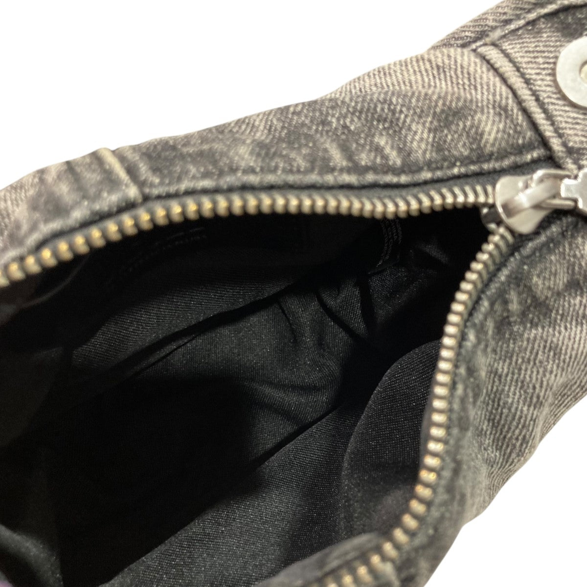 DIESEL(ディーゼル) D-VINA-XXS ショルダーバッグハンドバッグ