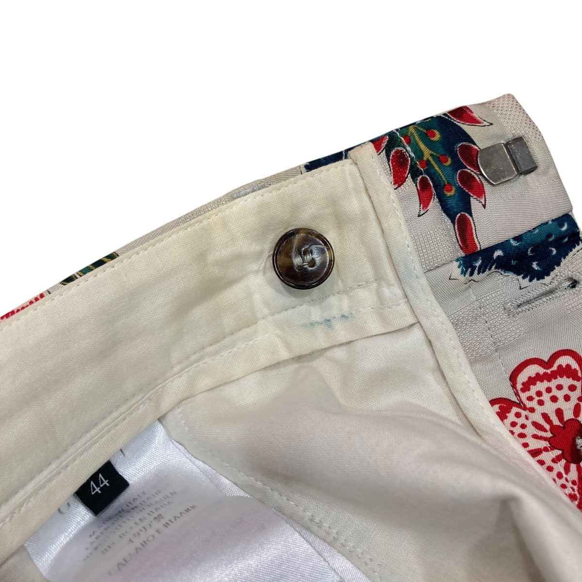 ハンガー付き グッチ ショートパンツ ボタニカル 花柄 金ボタン 牛革 パッチ GUCCI グッチ 花柄 ポピープリント シルク ショートパンツ SIZE