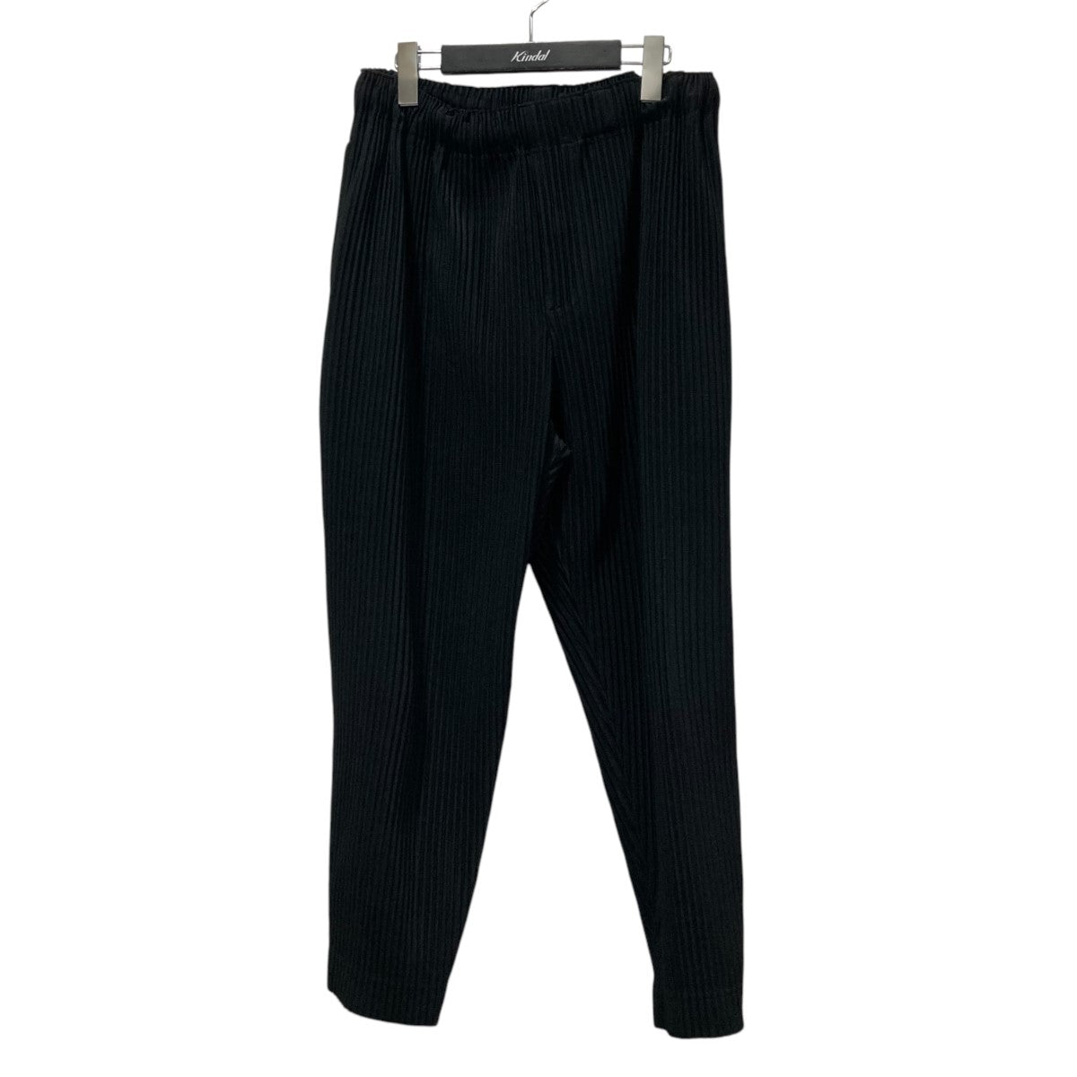 HOMME PLISSÉ ISSEY MIYAKE 黒 テーパードプリーツパンツ Homme Plissé Issey Miyake Men's' Pleated Pants in Black | LN-CC®