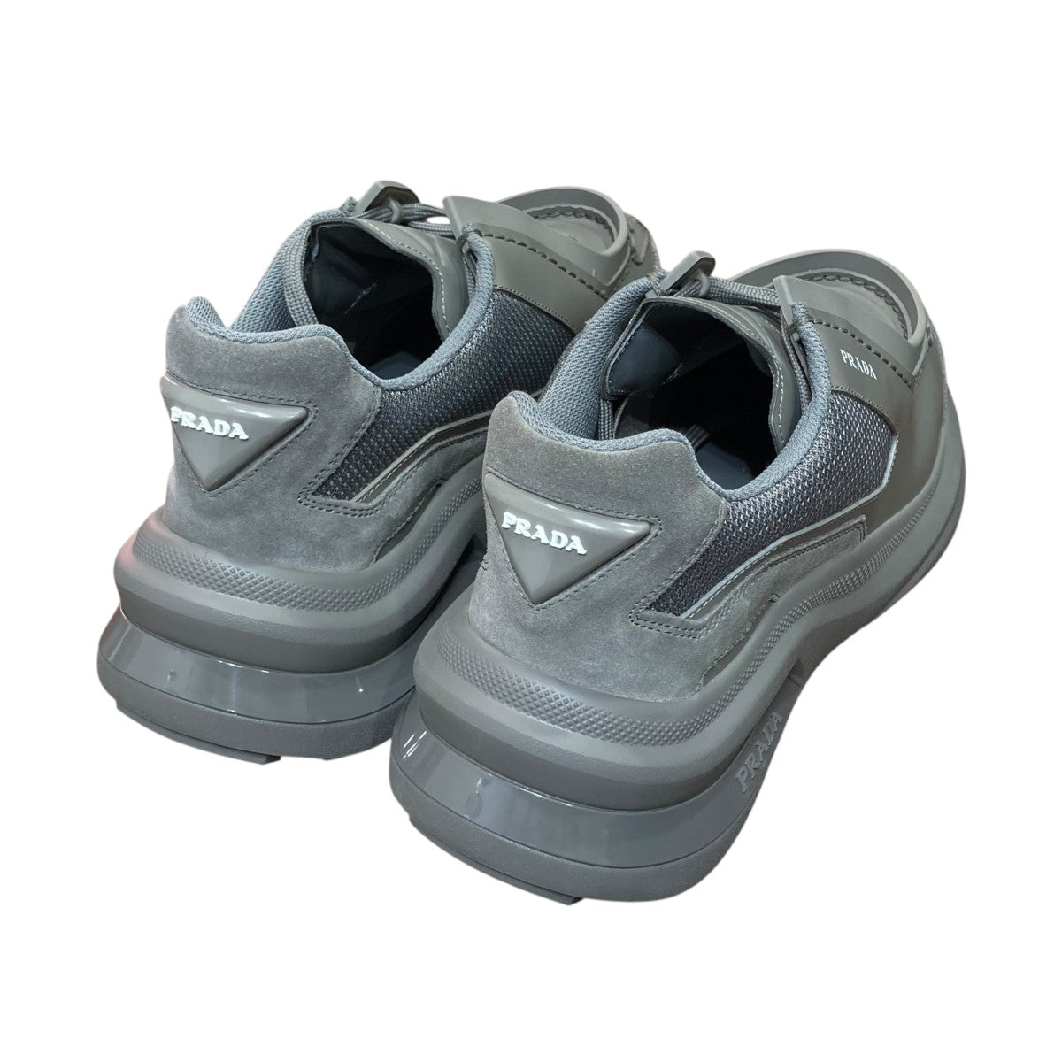 PRADA SPORT プラダスポーツ レザースニーカー シルバー ローカット ロゴ サイズ37(23.5〜24cm) レディース ラグスト 高級  ハイブランド - メルカリ PRADAプラダスポーツ スニーカー シルバー 36 2/1 23.5〜24cm