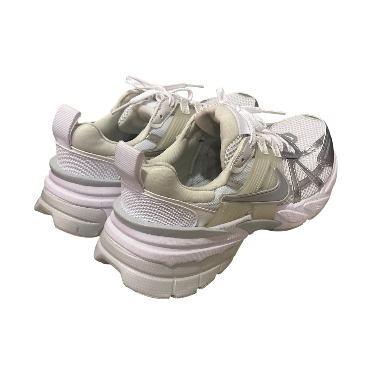 NIKE(ナイキ) V2K Run Women'sスニーカーFD0736-104 FD0736-104