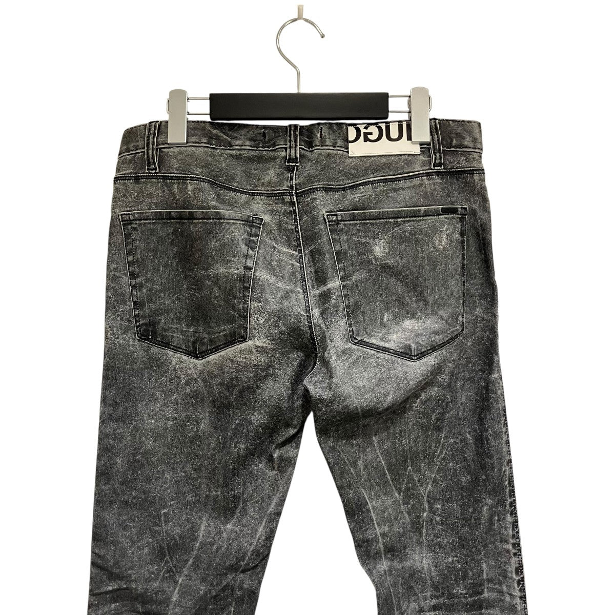 Skinny Fit Coated Denimデニムパンツ4021420639836