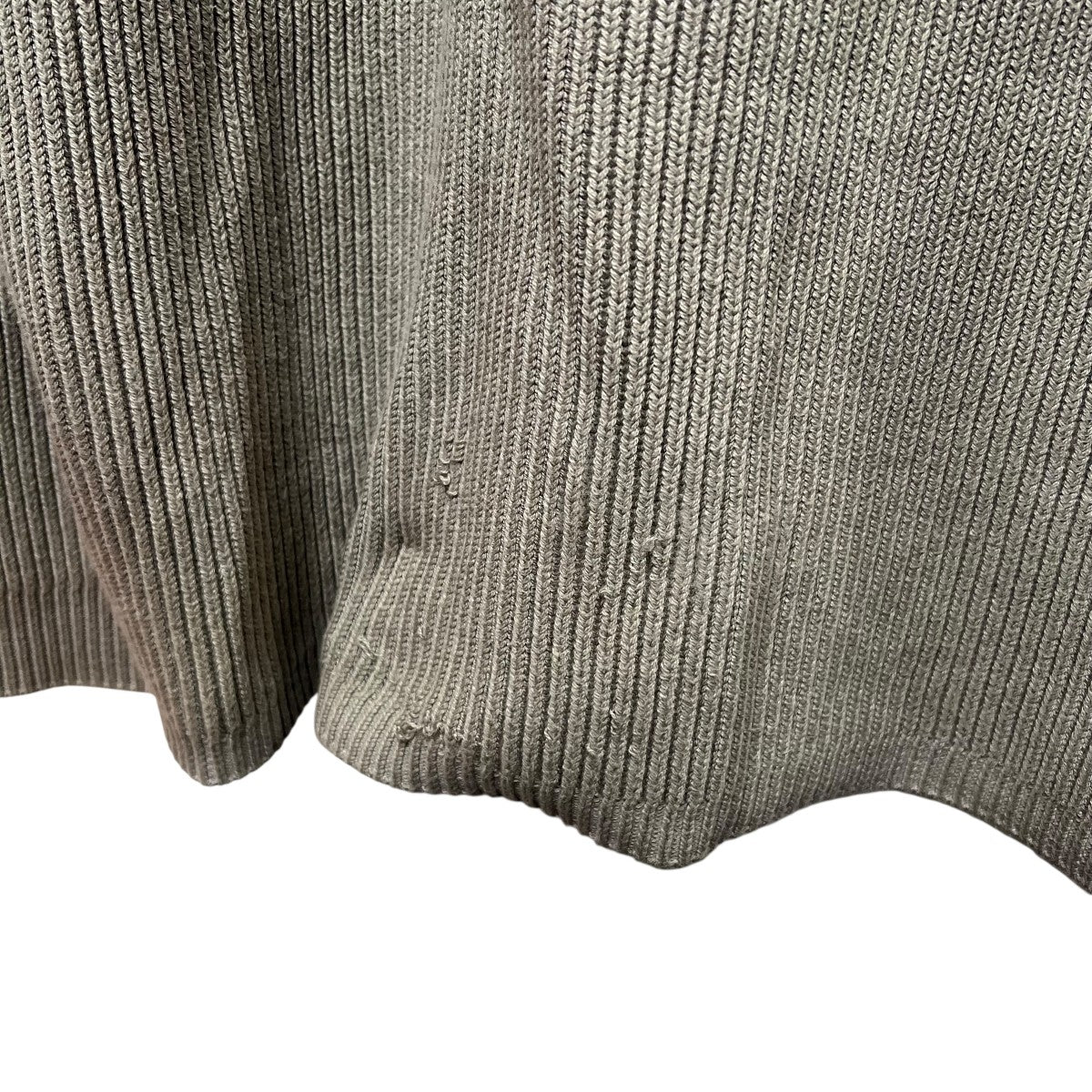 C．P COMPANY(シーピーカンパニー) ハーフジップニット17CMKN185A