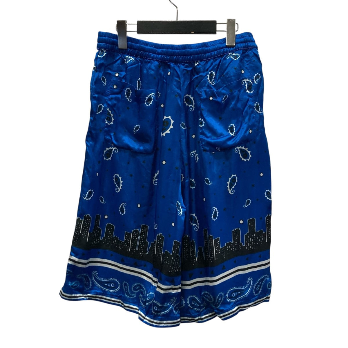Sustainable viscose bermuda shorts with bandana printペイズリーハーフパンツomcb092s24fab001