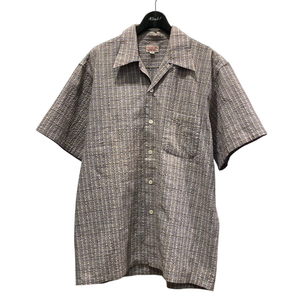 チェックシャツ