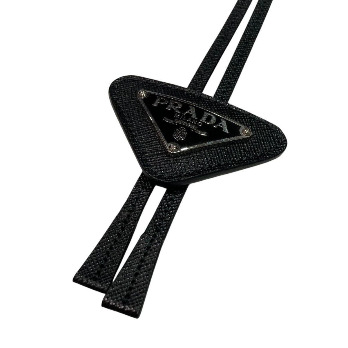 PRADA(プラダ) サフィアーノループタイ ブラック｜【公式】カインド