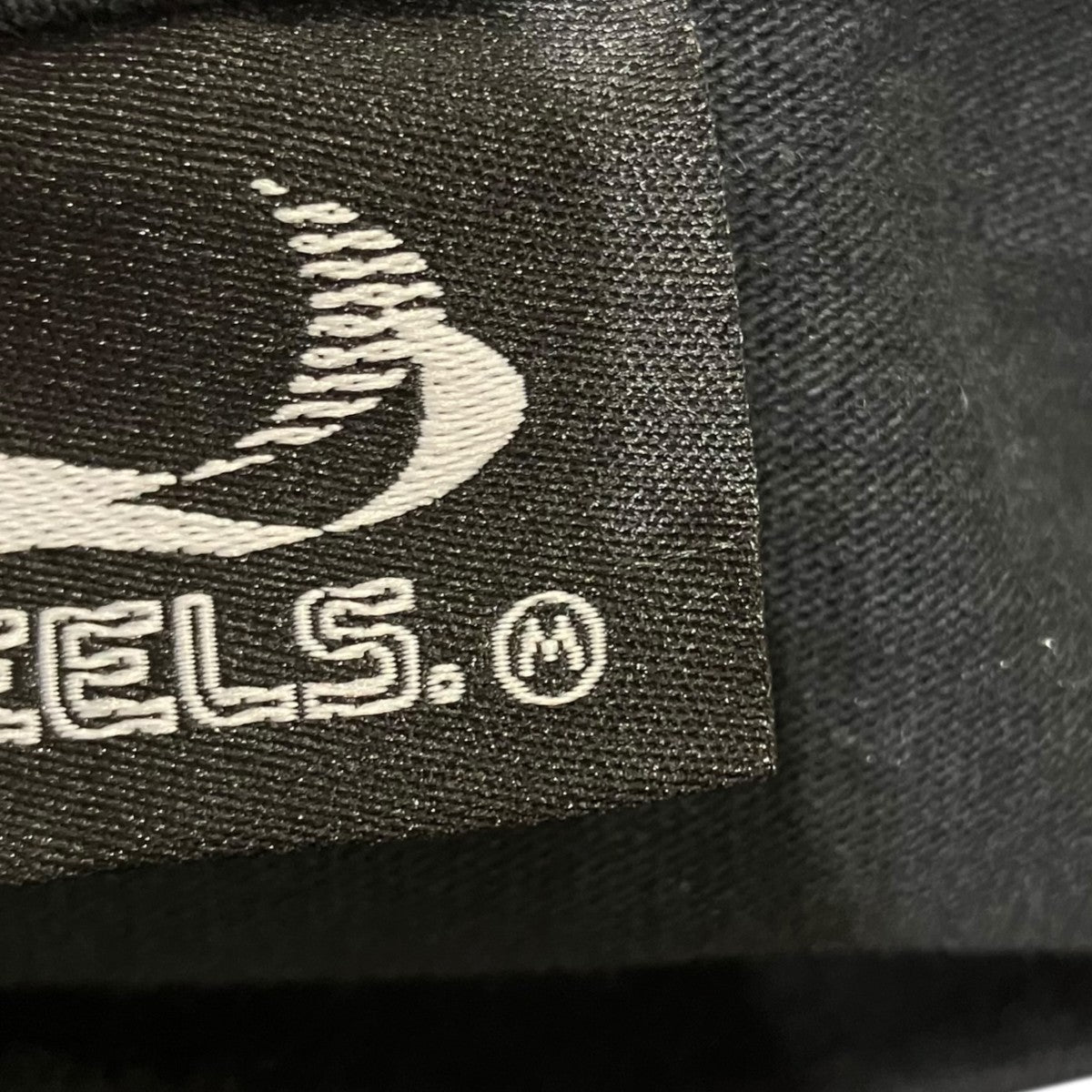 FEELS バックロゴ刺繍Tシャツ 古着・中古-4枚目のアイテム画像