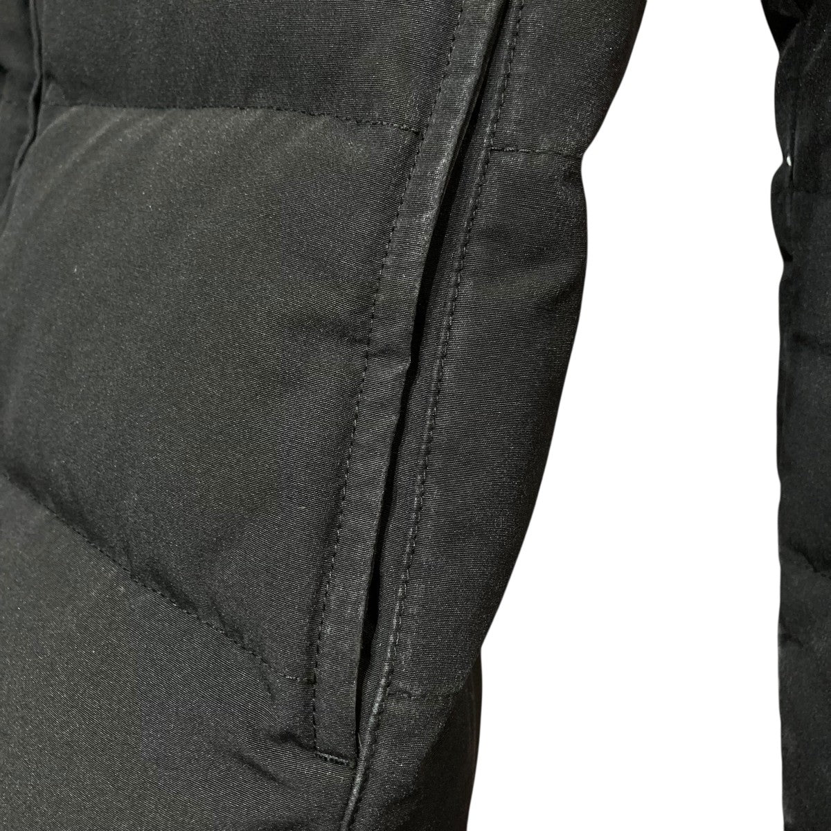 CANADA GOOSE(カナダグース) BELLEVILLEダウンジャケット2301JL R